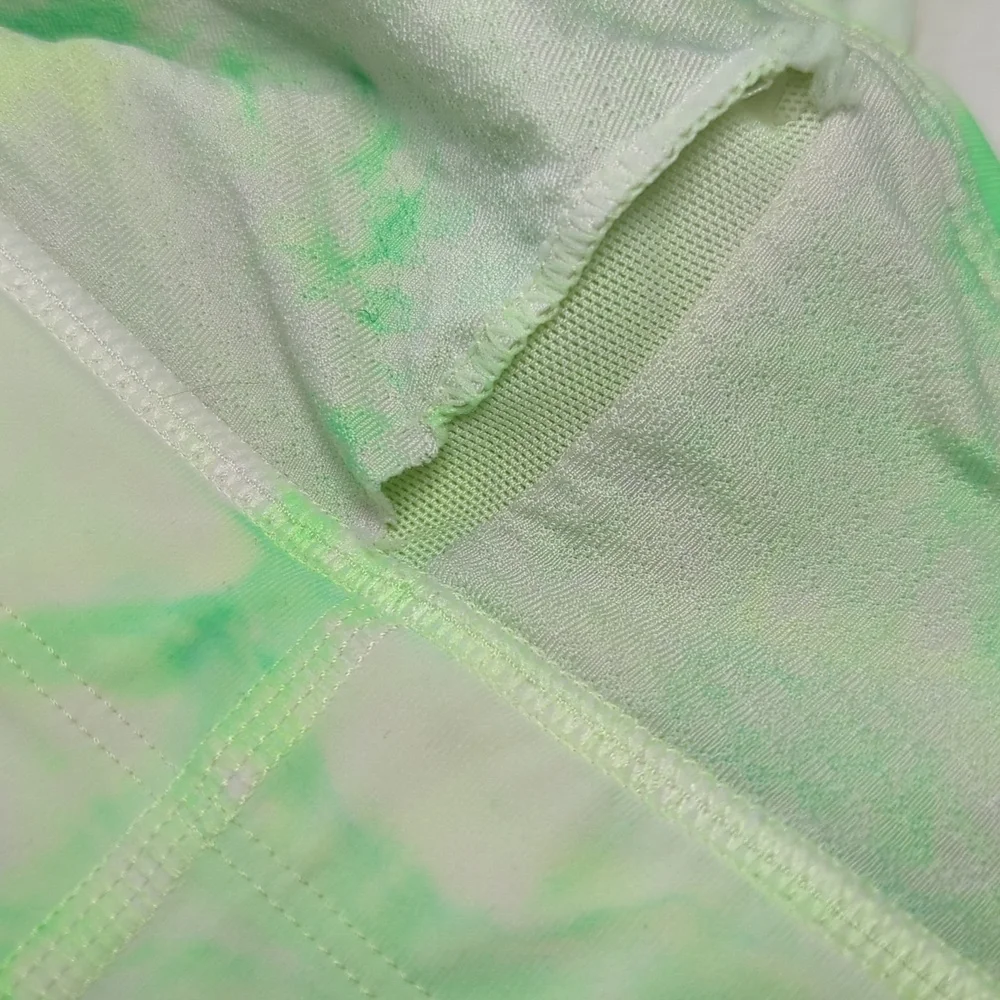 Lululemon Energy Bra High Neck Long Line Shibori *Medium Support B-D - Picture 7 of 9